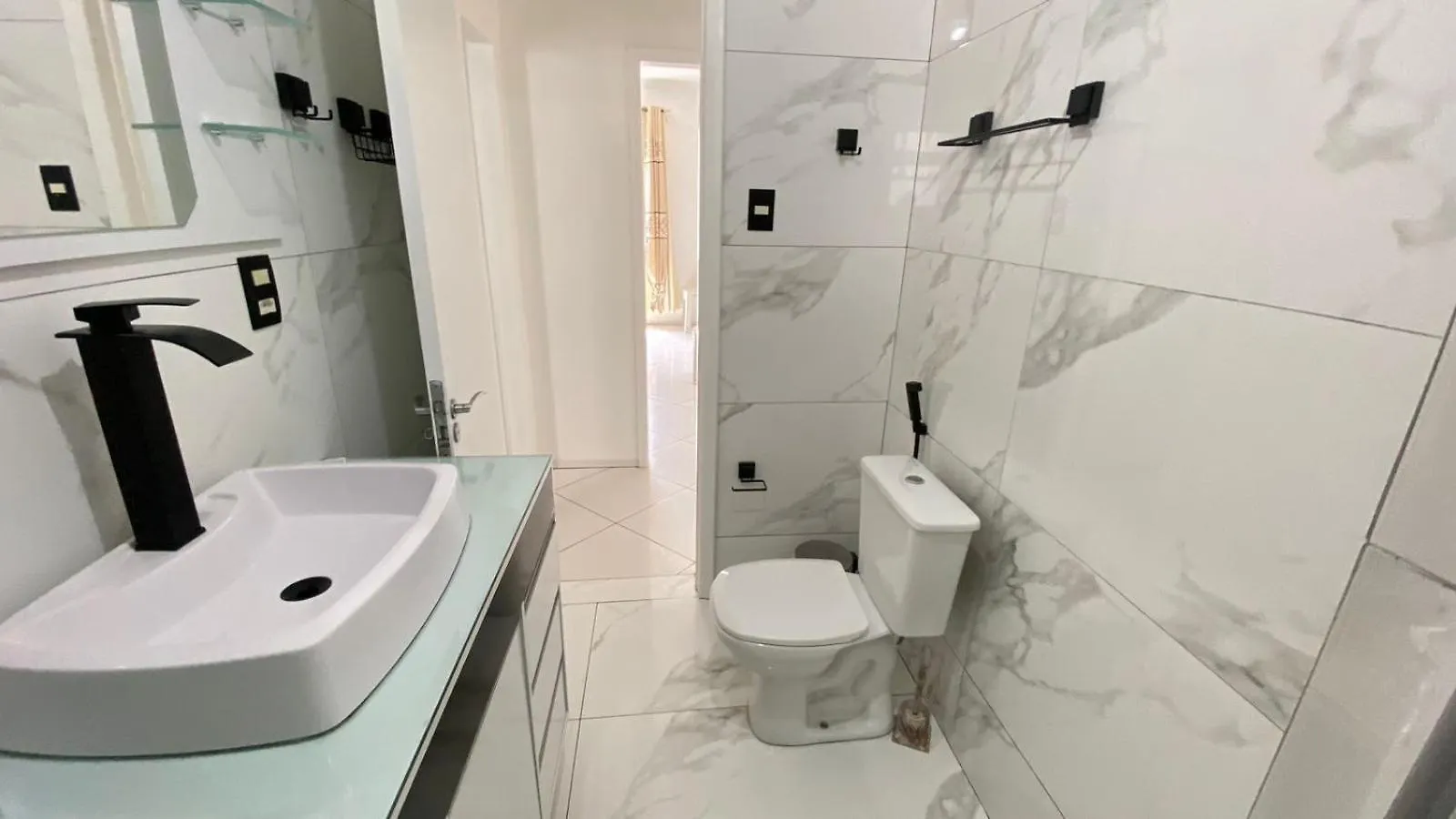 Cancoq Guest House - 20 Metros Da Praia Балнеариу-Камбориу Бразилия